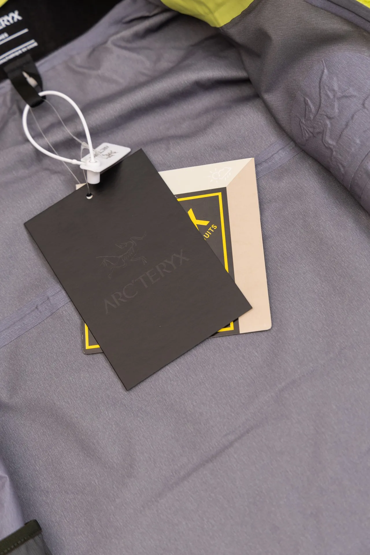 Quality ARC'TERYX SV Arcteryx Alpha SV GTX Same Style S XXL Premium ～ ！ ， 。 Recco ， ， ！ Authentic Gore-Tex ： 100% ＋ ＋20d ( )＋ Authentic ！ ！ ～ ， 。 。 ， ， ， 。 ， Quality 。 😊 Quality ！ Size：S/M/L/XL/XXL ： 81 83 86 88 90 ：117 122 128 132 136 ： 59 61 64 66 68 ： 53 55 58 60 62 S 80-120 M 110-150 L 140-170 XL 160 XXL 180 os ～